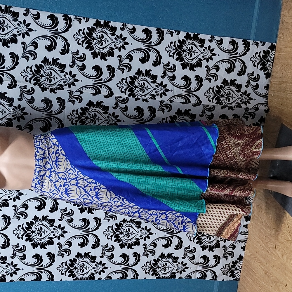 Size xlarge skirt from Wevez